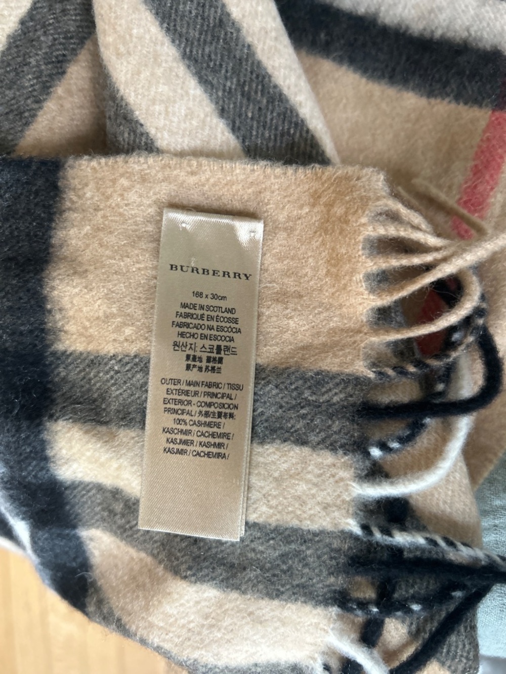Burberry 100% cashmere Scarf - Picture 4 of 7